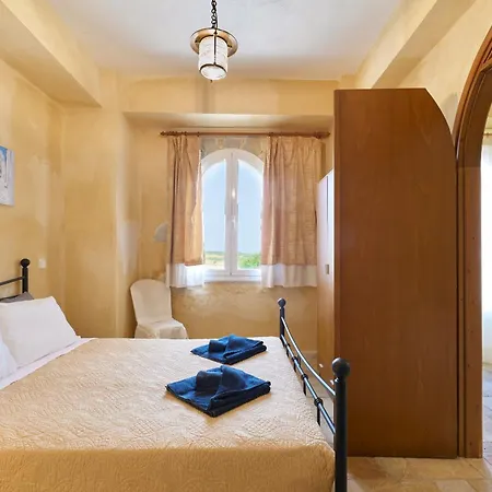 Elaiona In Countryside With Mountain Views *