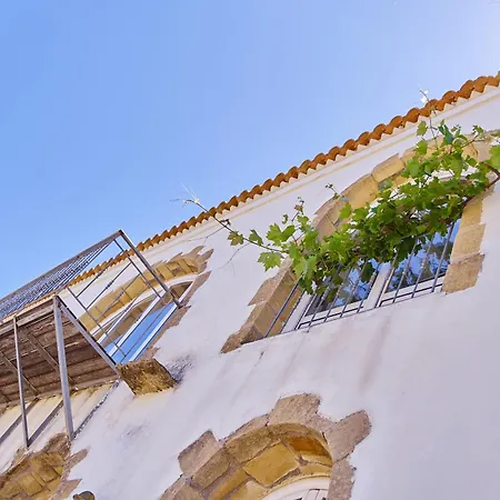Elaiona In Countryside With Mountain Views 펜션