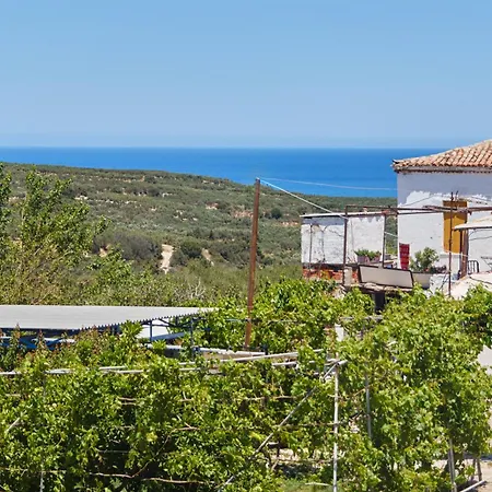 펜션 Elaiona In Countryside With Mountain Views