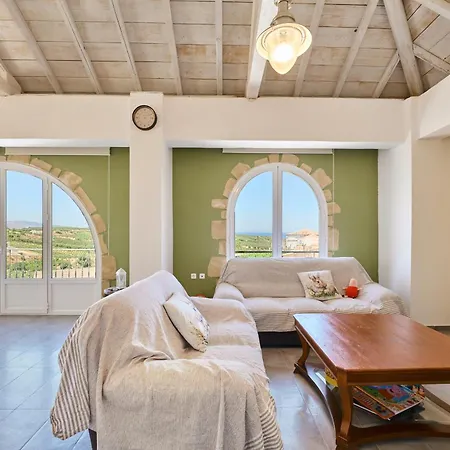 Elaiona In Countryside With Mountain Views 펜션