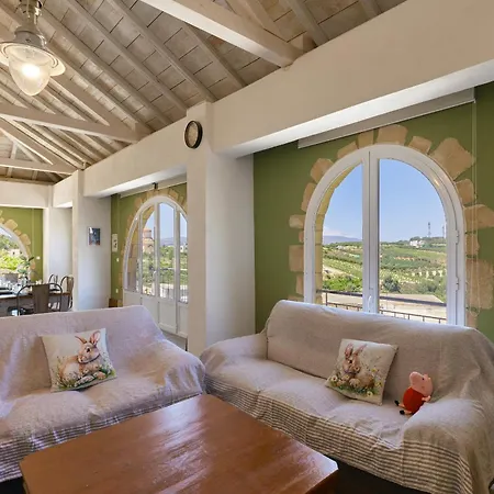 펜션 Elaiona In Countryside With Mountain Views *